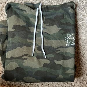 Camouflage XL Pawz Hoodie!